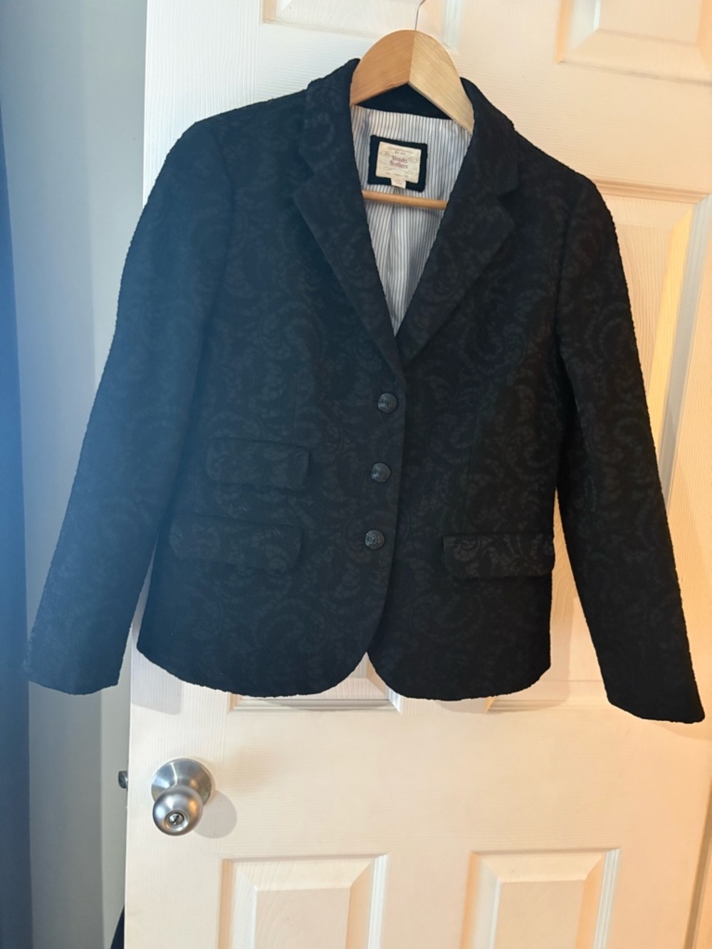Brooks Brothers women’s black blazer size 2 pockets paisley lace texture